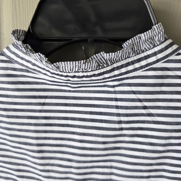 Gap Shirt Women Sz M Striped Ruffle Collar Flare Long Sleeve  Cotton Button Up - Picture 11 of 12
